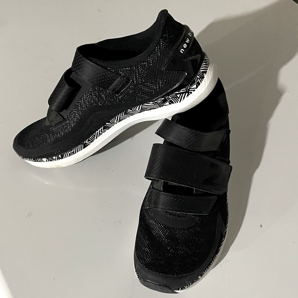 New Balance Women’s Spin Shoes Size 8.5